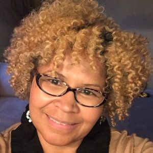 Meet your Posher, Tonya